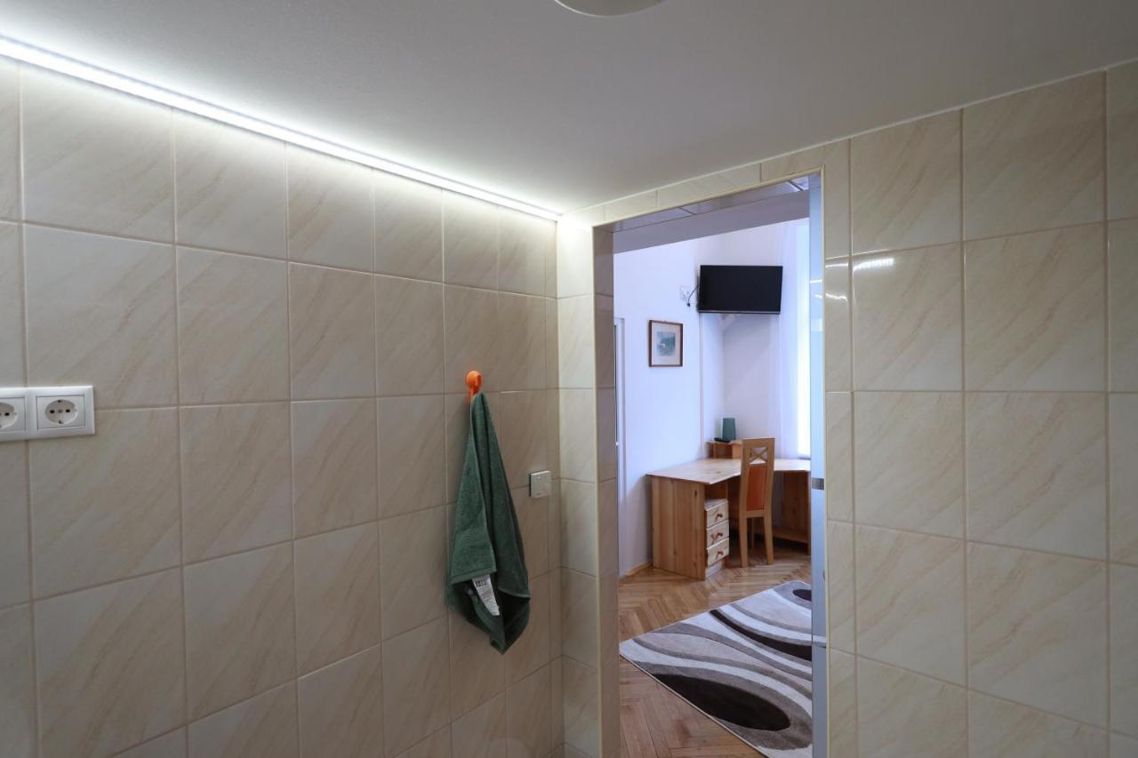 Vito Apartman Eger Exteriör bild