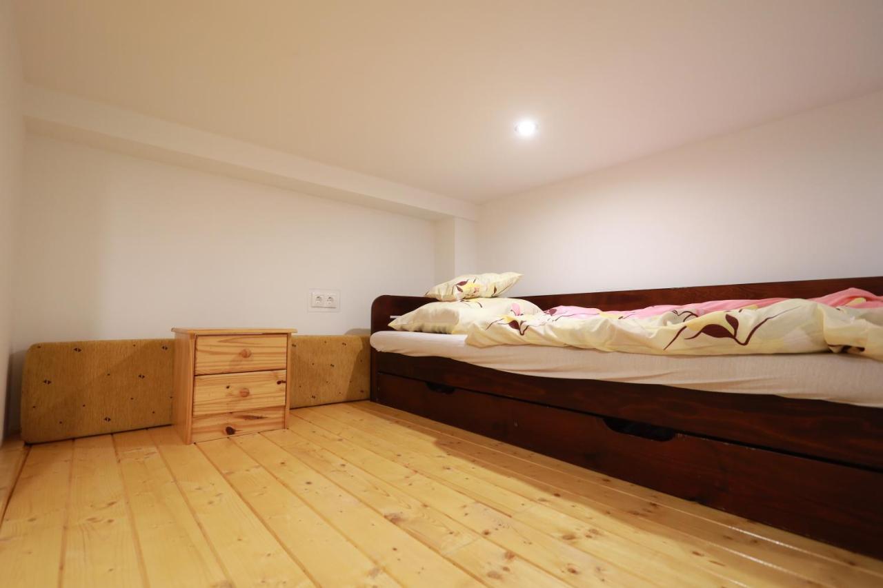 Vito Apartman Eger Exteriör bild