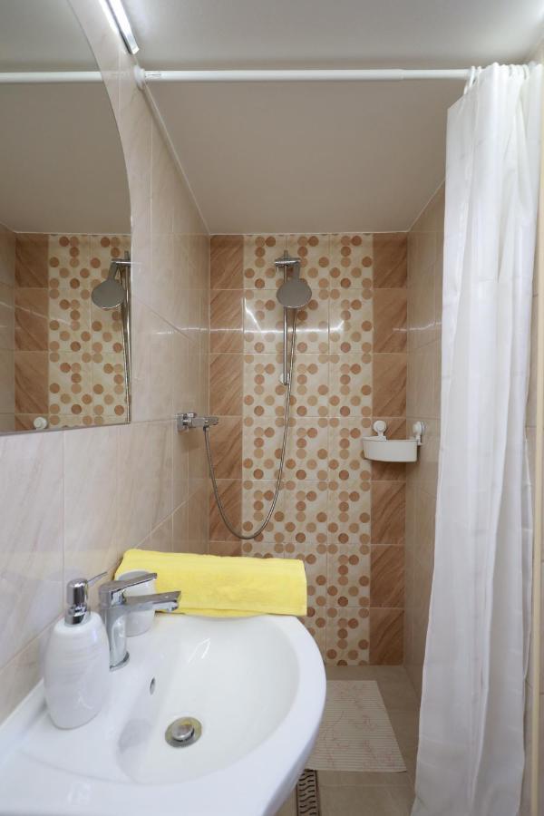Vito Apartman Eger Exteriör bild