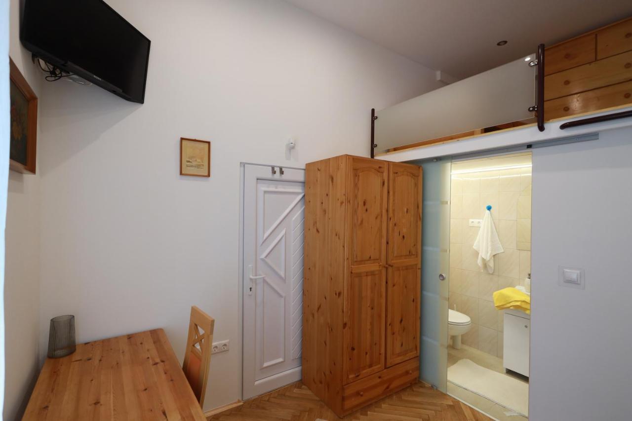 Vito Apartman Eger Exteriör bild