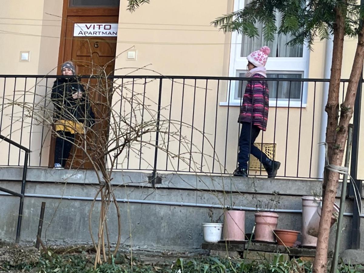 Vito Apartman Eger Exteriör bild
