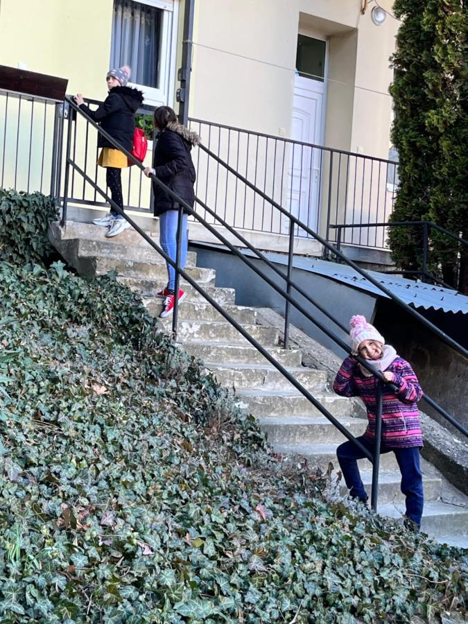 Vito Apartman Eger Exteriör bild