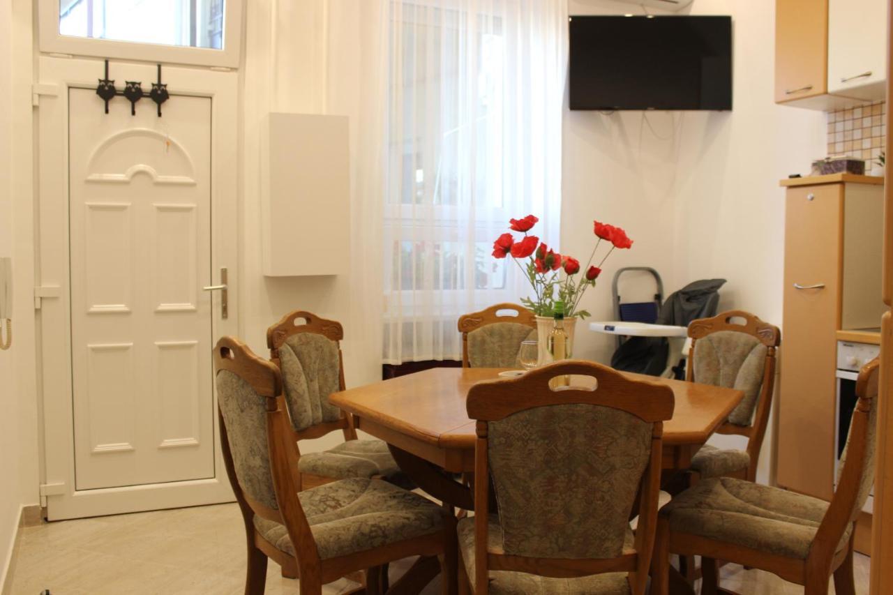 Vito Apartman Eger Exteriör bild