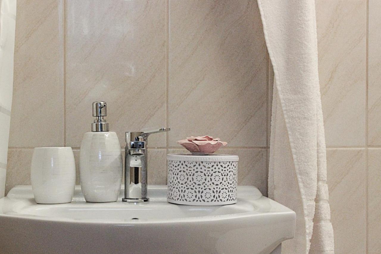 Vito Apartman Eger Exteriör bild