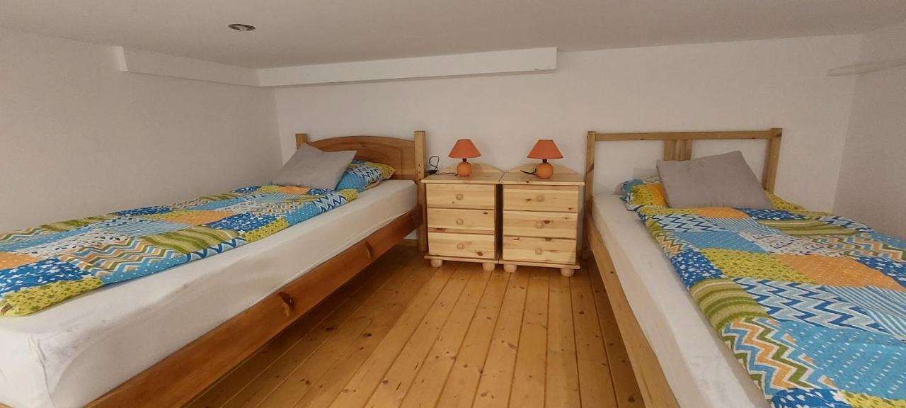 Vito Apartman Eger Exteriör bild